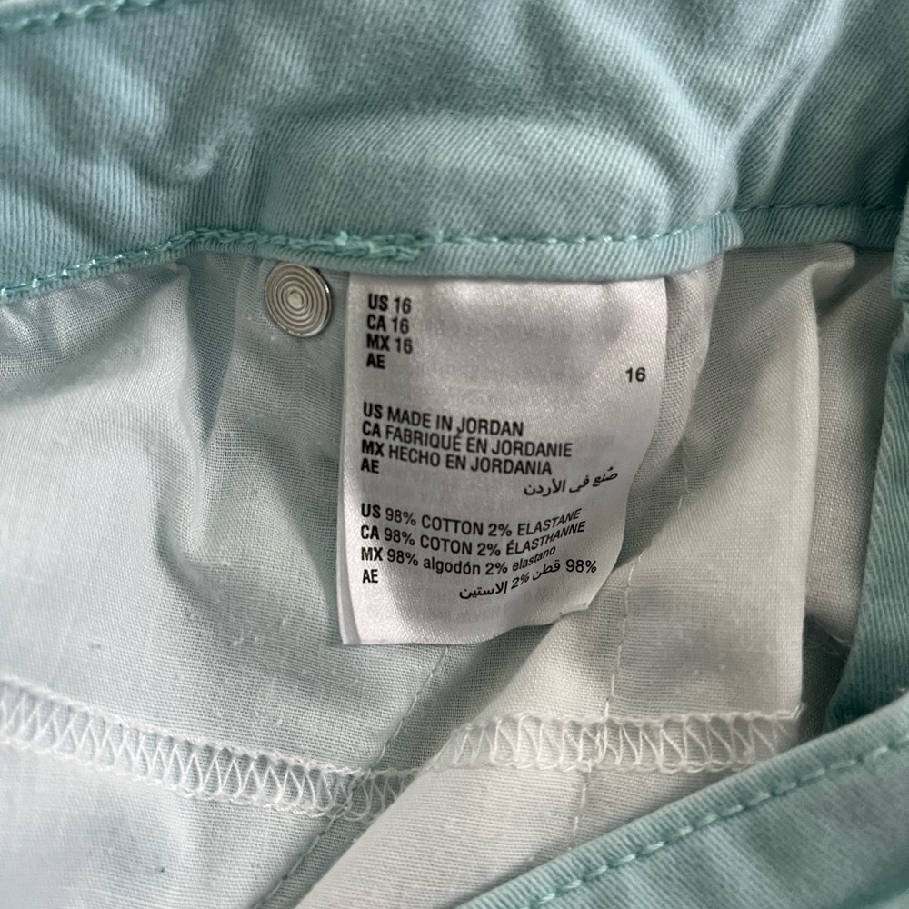 Women’s Light Aqua Shorts Size 16 - Picture 2 of 8